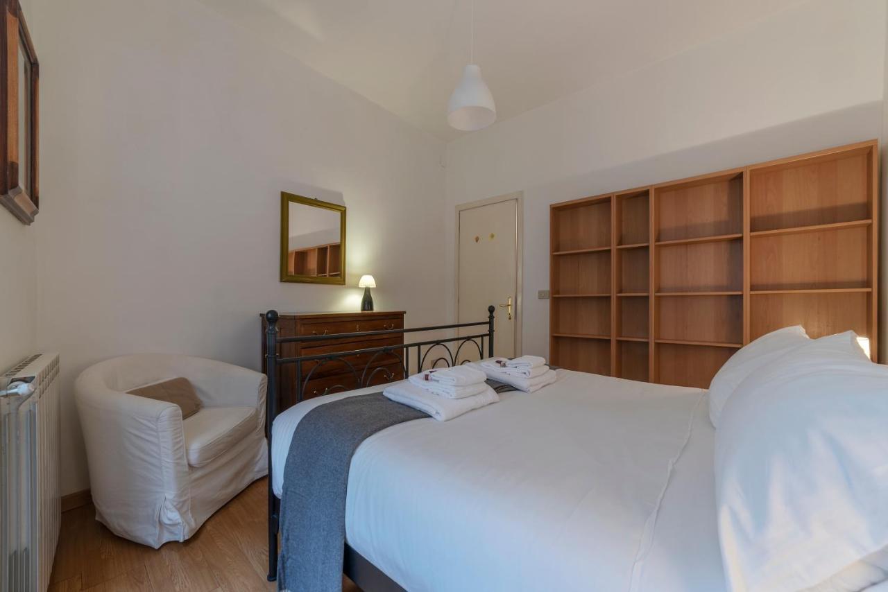 Appartement Tucked Away And Quiet By Piazza Navona - Fromhometorome Rome