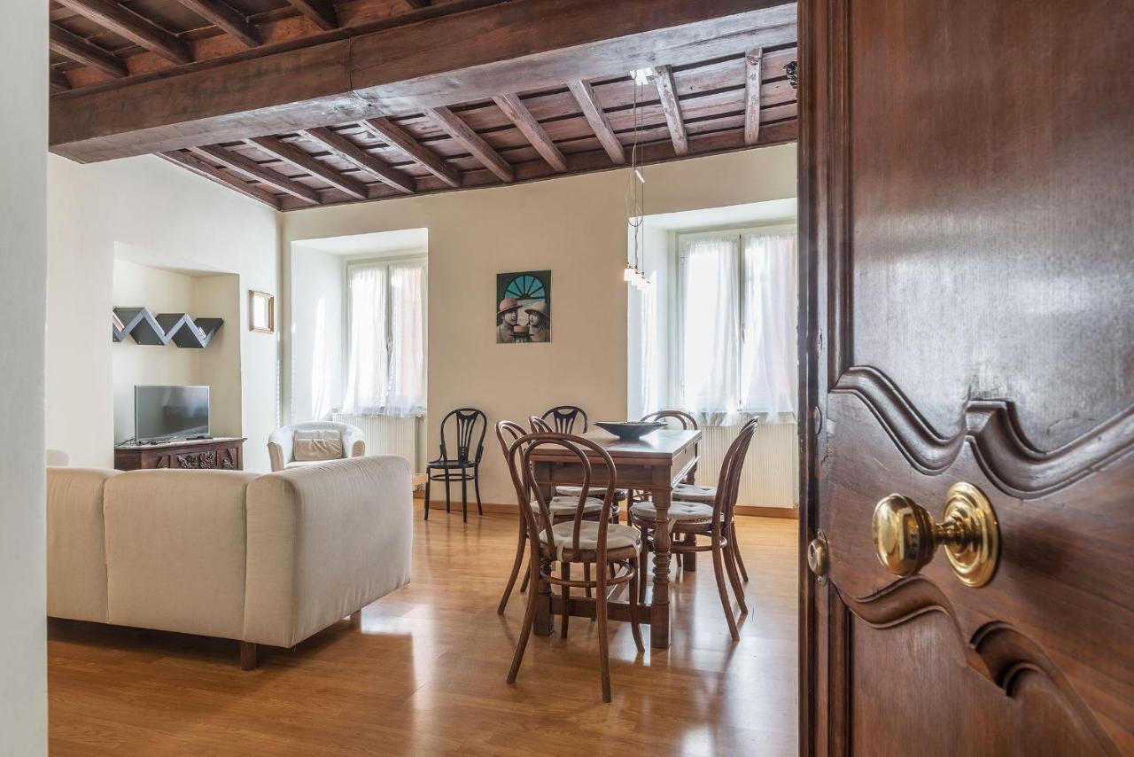 Tucked Away And Quiet By Piazza Navona - Fromhometorome Appartement *