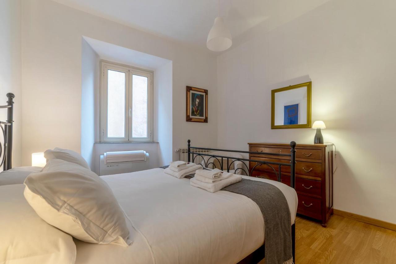 Tucked Away And Quiet By Piazza Navona - Fromhometorome Appartement *