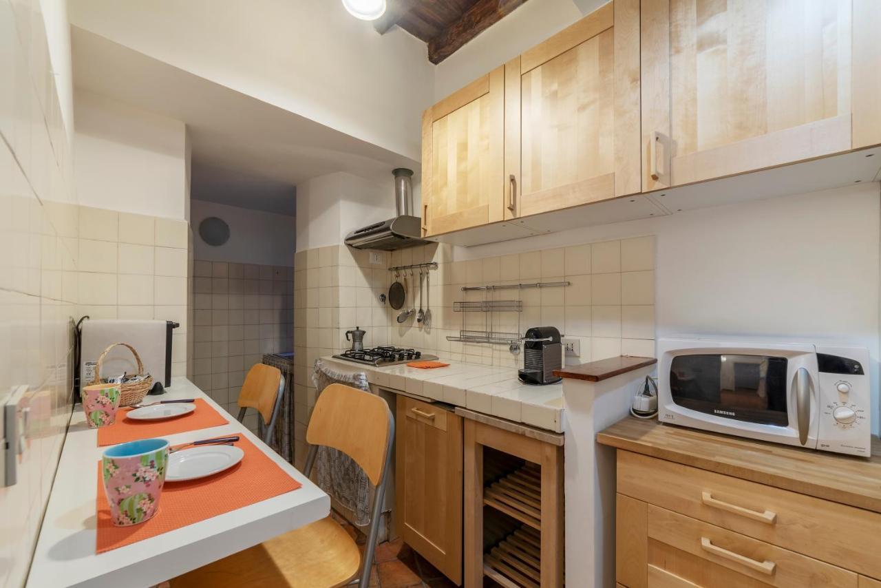 Tucked Away And Quiet By Piazza Navona - Fromhometorome Appartement *